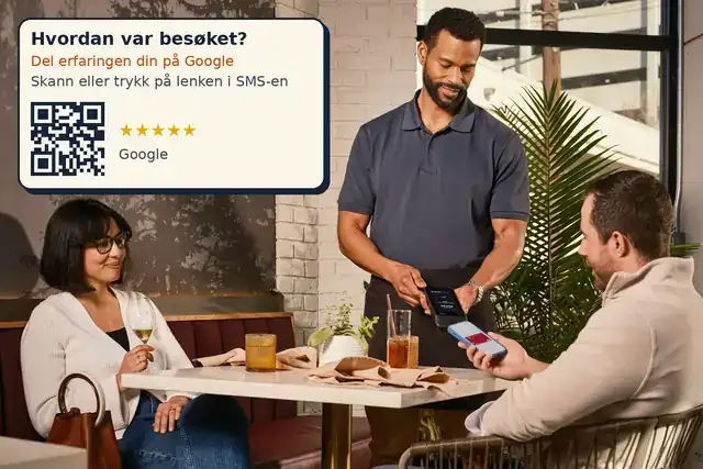 Restaurantgjest med mobil ved bordet, med et eksempel på et kort med QR-kode for Google-anmeldelse